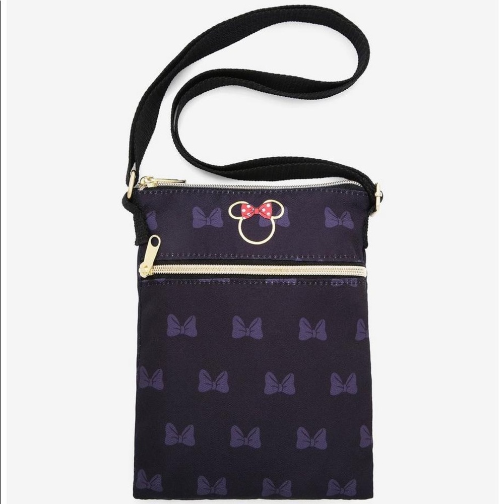 NWT Loungefly Disney Minnie Mouse Gold & Black Passport Crossbody Bag.
